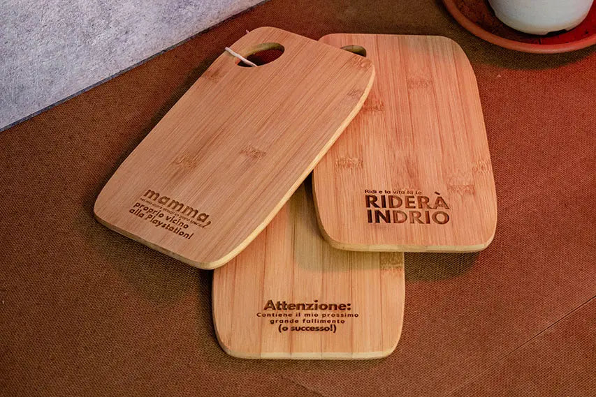 Taglio e incisioni in legno